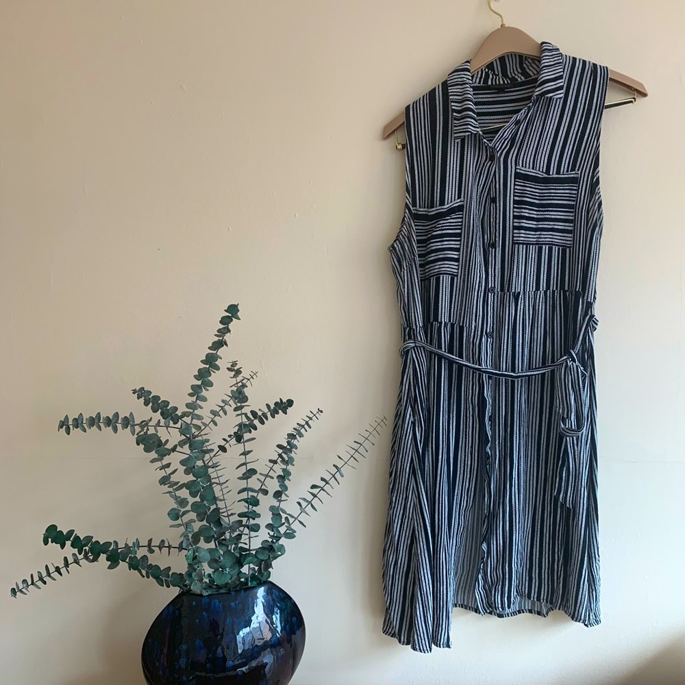 SOLD -  STRIPED DRESS 🖤🤍🖤🤍